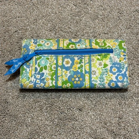 Vera Bradley Blue and Green Floral Tri fold Wallet with Magnetic Closure - Picture 2 of 6